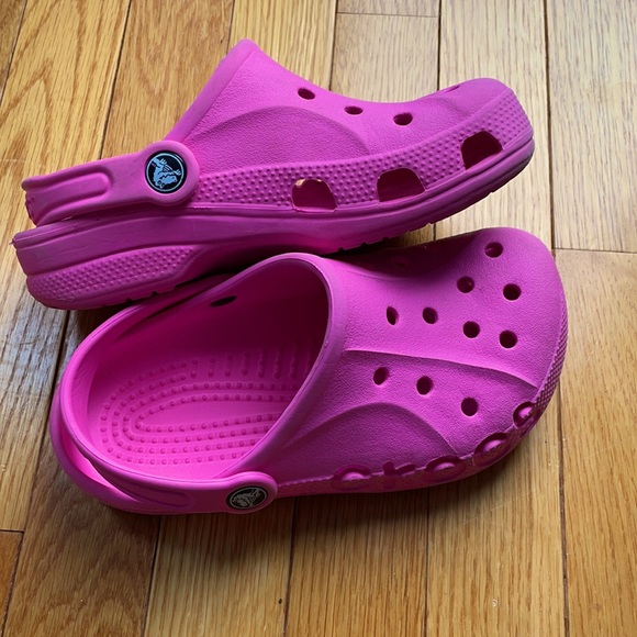 Nicki Minaj Girls Pink Crocs J 1/3 - Picture 4 of 8